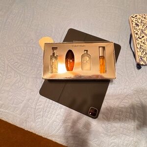 Calvin Klein Women’s Fragrance Mini Gift Set - 4 Pieces